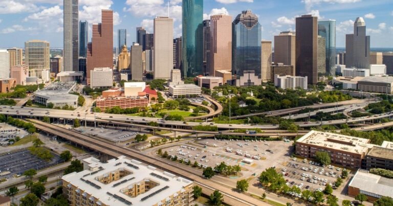 Chicago to Houston Flights: Best Deals, Schedules & Expert Travel Tips Chicago to Houston Flights